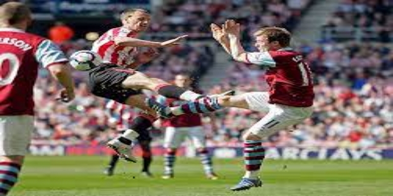 关键瞬间解析：争议判罚与错失机会- 开元棋牌