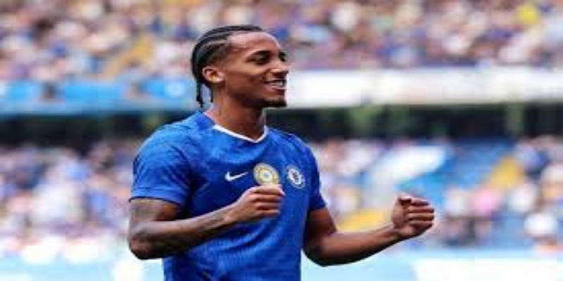 杰克逊红牌事件深度解析：心理困境与纪律隐患 —  开元棋牌